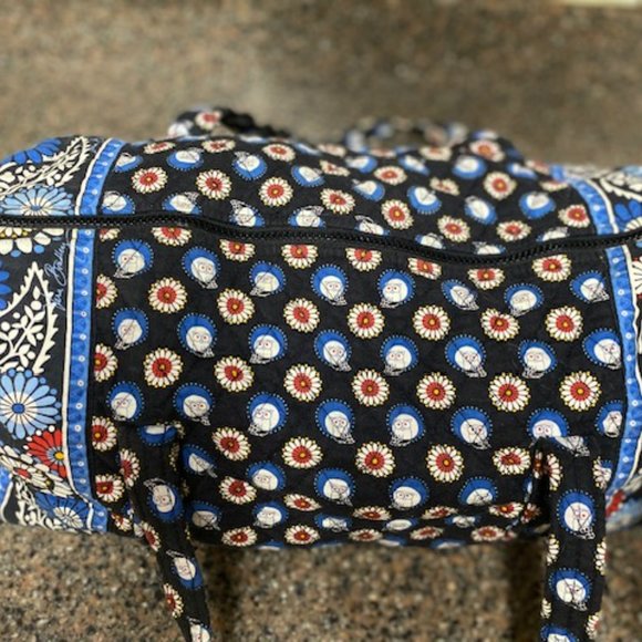 Vera Bradley - Medium Duffel Bag - 18x8x8- Cotton Quilted ( Blue/Red/White) - Picture 4 of 9